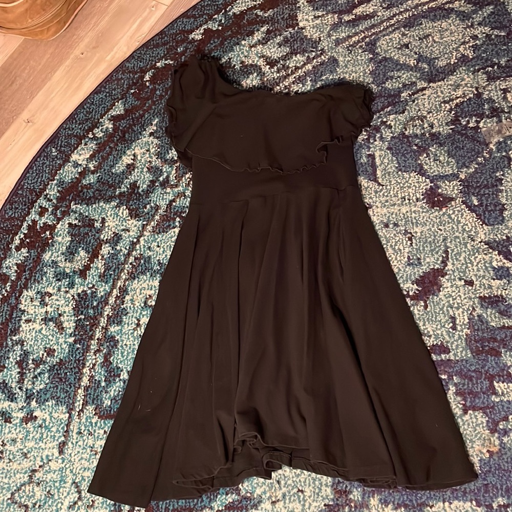 Very cute one shoulder dress. Made in California